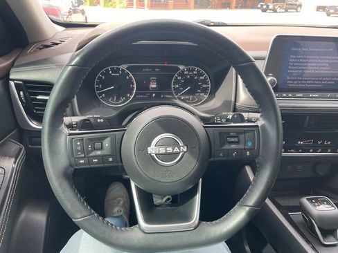 Used 2023 Nissan Rogue SV w/ SV Premium Package AWD/4WD image 12