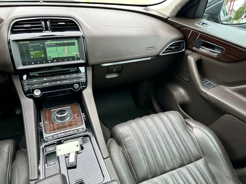 Used 2018 Jaguar F-PACE Portfolio AWD/4WD image 12
