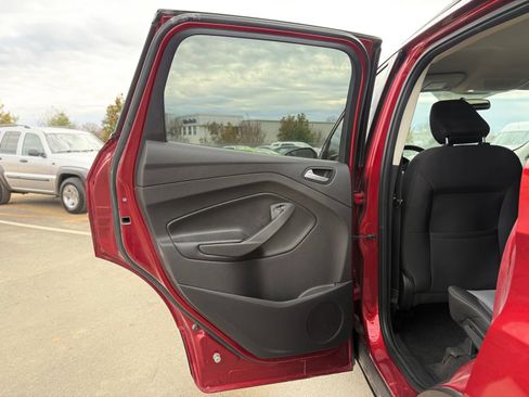 Used 2018 Ford Escape SE image 17