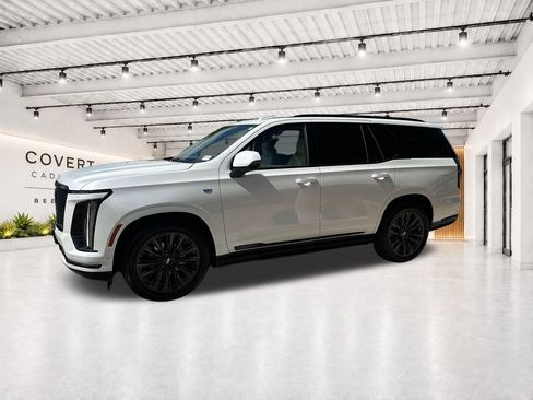 Used 2025 Cadillac Escalade Sport Platinum w/ LPO, ONYX Package RWD image 5