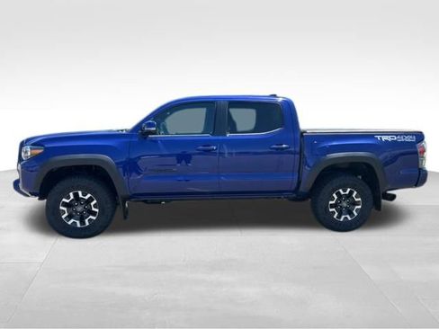 Used 2022 Toyota Tacoma TRD Off-Road w/ Technology Package AWD/4WD image 2