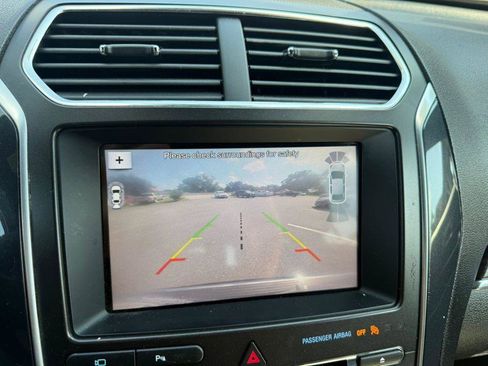 Used 2018 Ford Explorer Limited FWD image 17