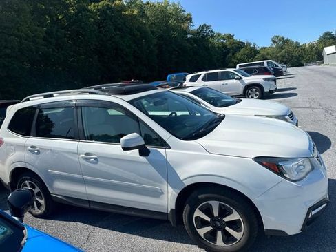 Used 2018 Subaru Forester 2.5i Premium AWD/4WD image 3