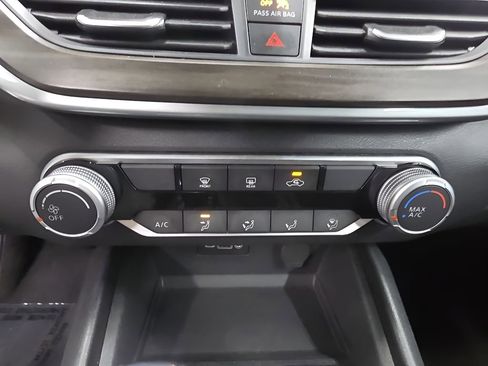 Used 2025 Nissan Altima 2.5 SV FWD image 26