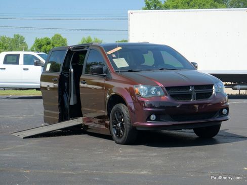 Used 2019 Dodge Grand Caravan SXT image 5