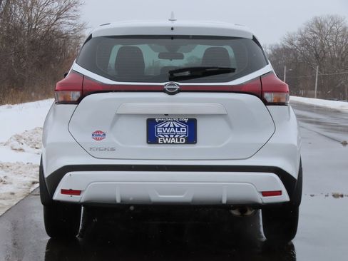 Used 2023 Nissan Kicks S image 11