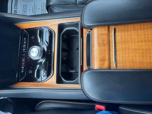 Used 2022 Jeep Grand Wagoneer Series III w/ Rear Seat Video Group 1 AWD/4WD image 34