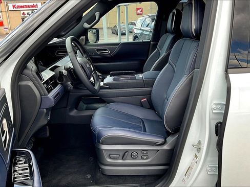 New 2026 INFINITI QX80 4WD image 12