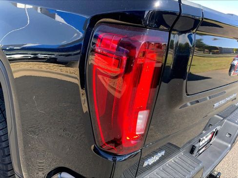 Used 2023 GMC Sierra 1500 AT4 w/ AT4 Premium Package AWD/4WD image 28