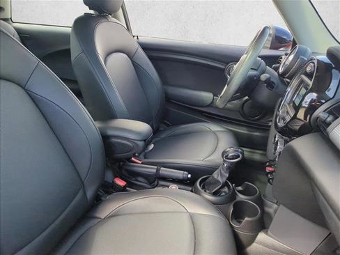 Used 2019 MINI Cooper 2-Door Hardtop w/ Storage Package image 24