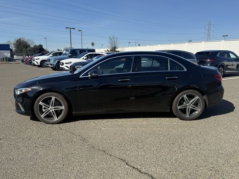 Used 2022 Mercedes-Benz A 220 image 2