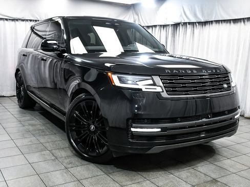 Used 2025 Land Rover Range Rover Long Wheelbase SE AWD/4WD image 3