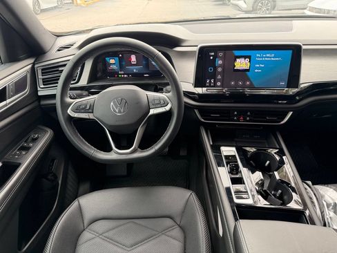 Used 2024 Volkswagen Atlas Cross Sport SE FWD image 8