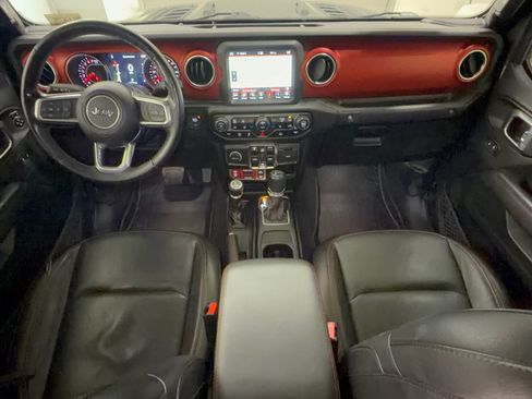 Used 2022 Jeep Gladiator Rubicon w/ Cold Weather Group AWD/4WD image 17