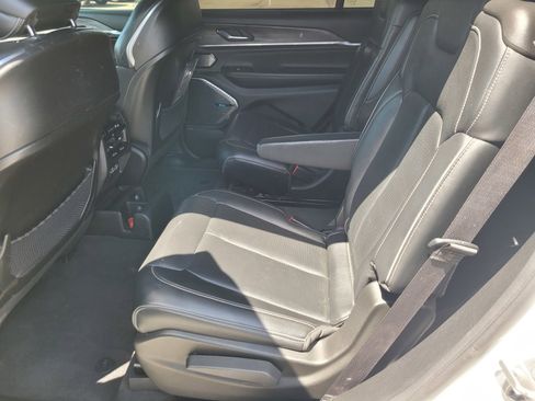Used 2022 Jeep Grand Cherokee L Overland w/ Luxury Tech Group IV AWD/4WD image 11