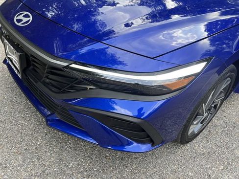 Used 2025 Hyundai Elantra SEL FWD image 28