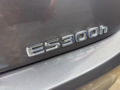 Used 2021 Lexus ES 300h w/ Premium Package image 23