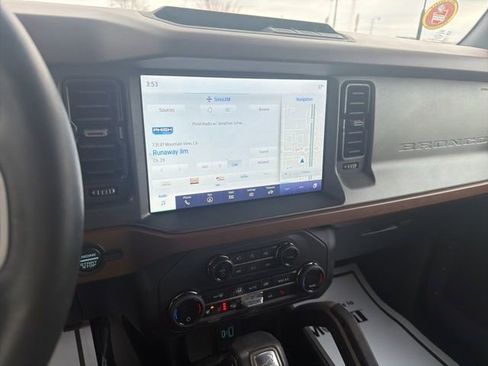 Used 2024 Ford Bronco Outer Banks image 29