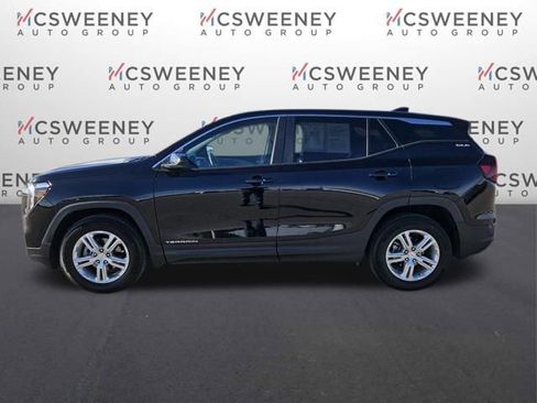 Used 2024 GMC Terrain SLE image 2