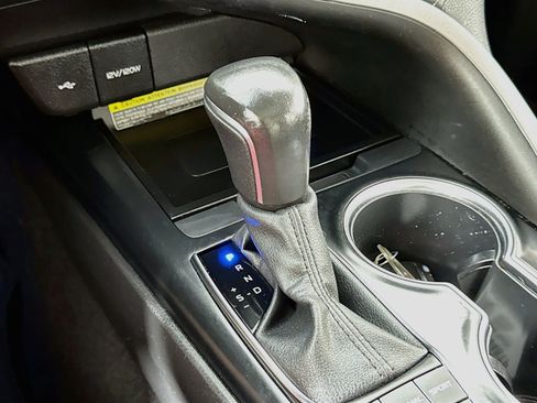 Used 2020 Toyota Camry XSE FWD image 18