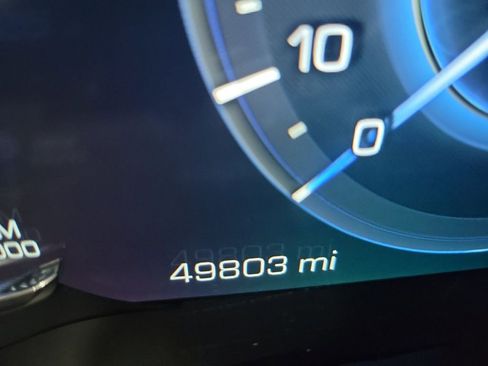 Used 2017 Cadillac Escalade Premium Luxury image 18