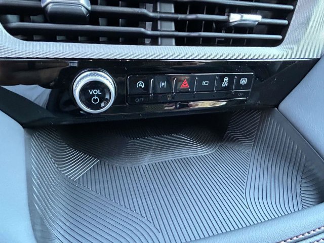 New 2027 Ford Explorer Active w/ Active Comfort Package RWD image 24
