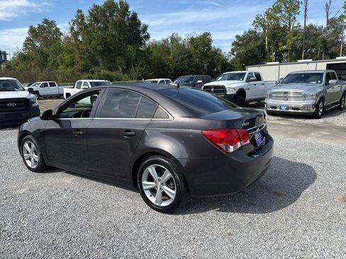 Used 2015 Chevrolet Cruze LT image 2