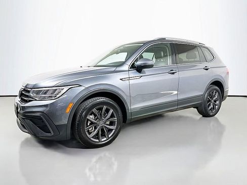 Used 2022 Volkswagen Tiguan SE AWD/4WD image 3