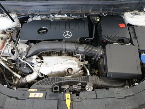 Used 2021 Mercedes-Benz GLB 250 GLB 250 image 49