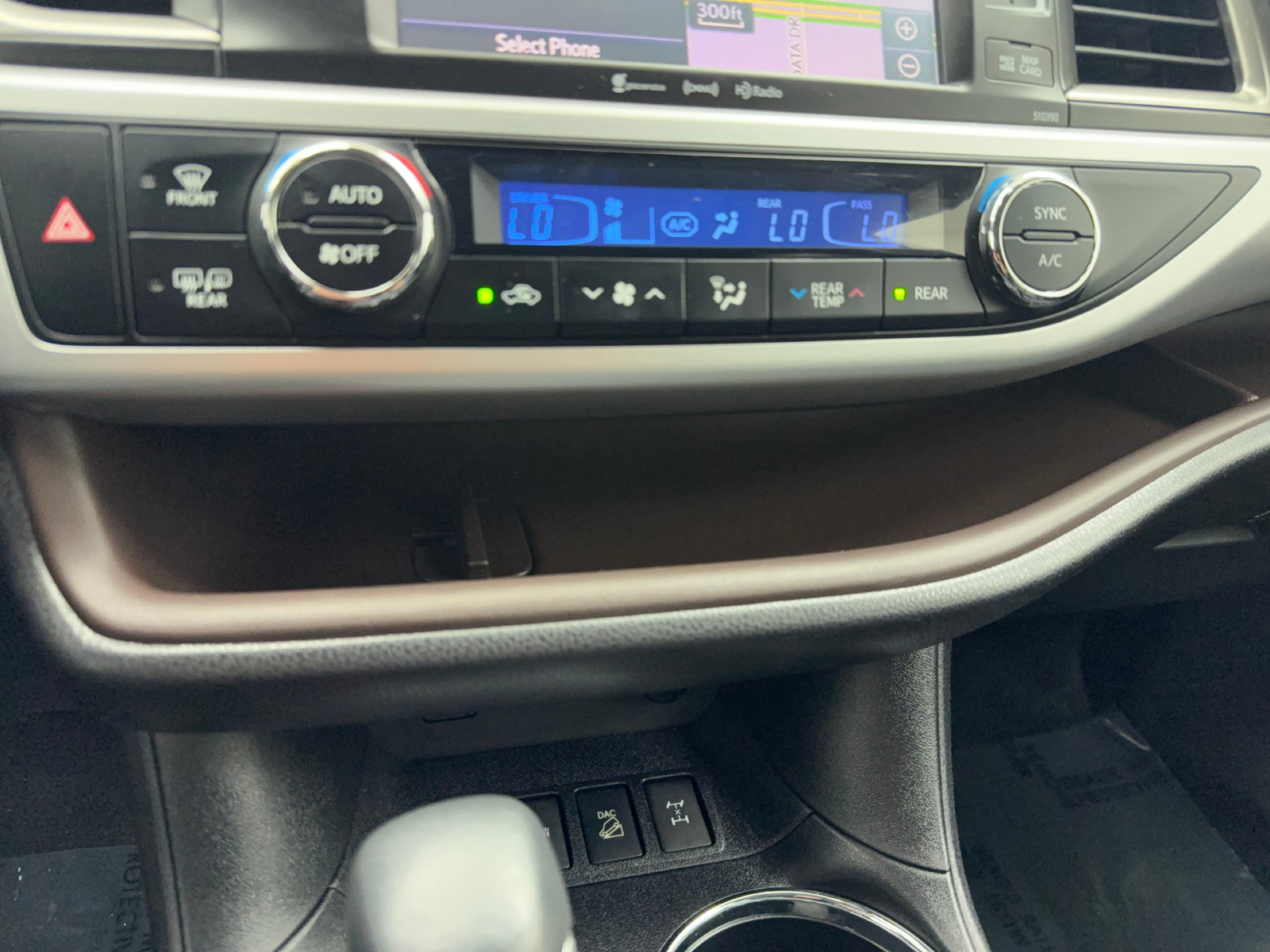 Used 2019 Toyota Highlander XLE AWD/4WD image 20