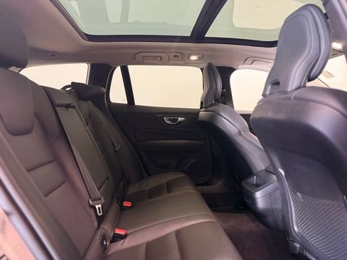 Used 2025 Volvo V60 B5 Cross Country Plus AWD/4WD image 24