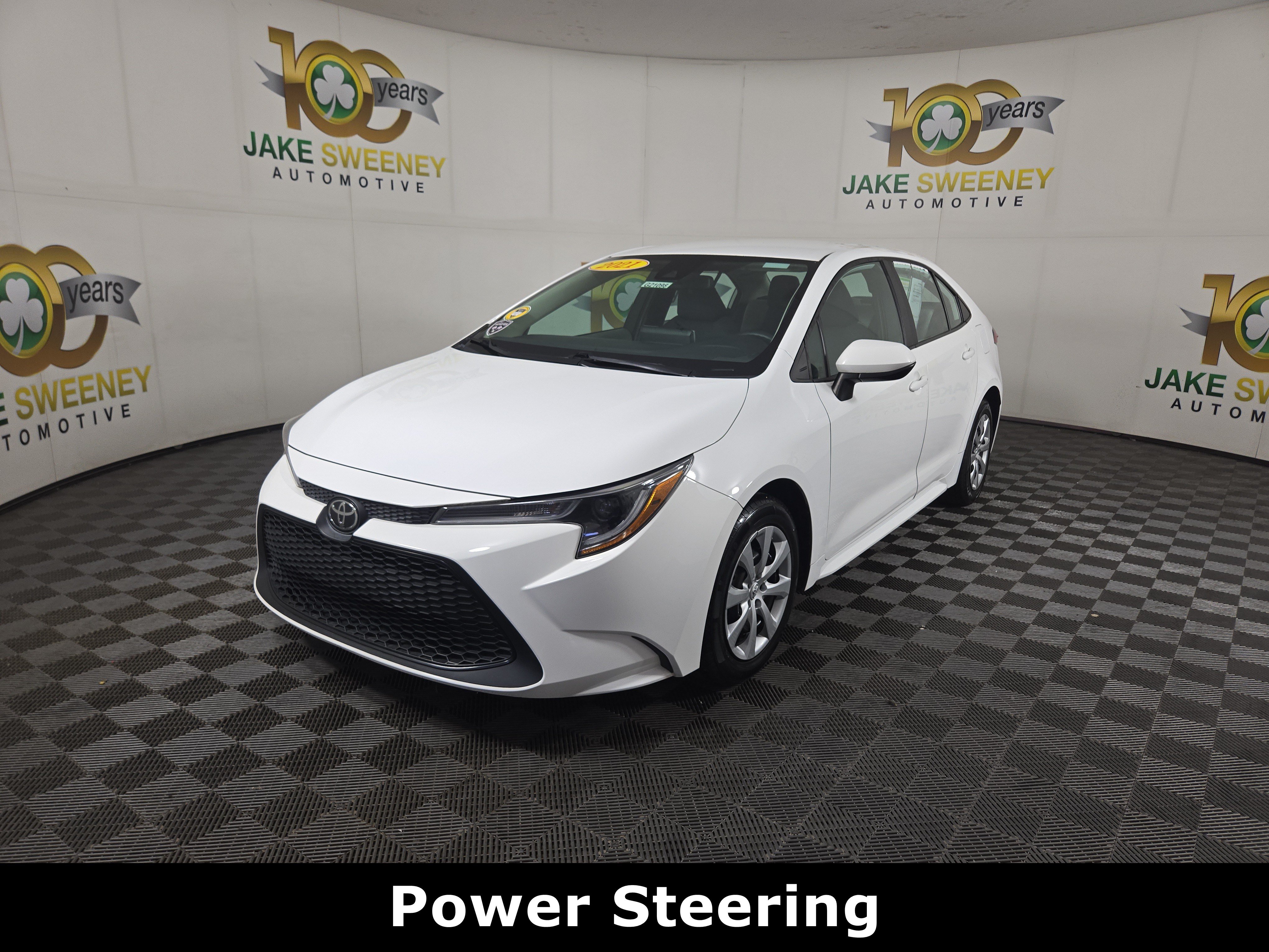 Used 2021 Toyota Corolla LE FWD image 3