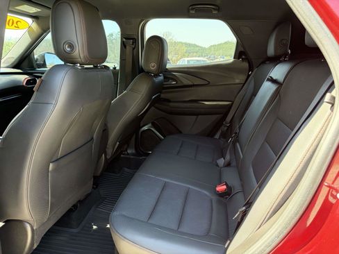 Used 2022 Chevrolet TrailBlazer RS w/ Convenience Package image 3