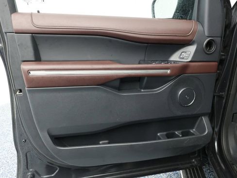 Used 2023 Ford Expedition Max Limited image 8