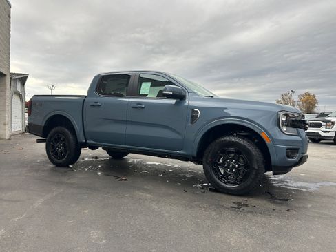 New 2025 Ford Ranger Lariat w/ Black Appearance Package image 17