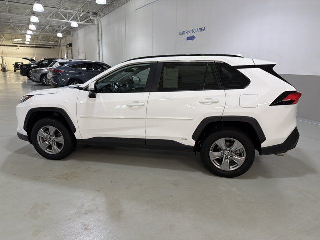 Used 2024 Toyota RAV4 LE AWD/4WD image 5
