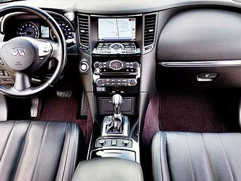 Used 2017 INFINITI QX70 2WD w/ Premium Package image 14