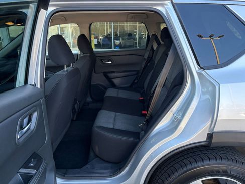 Used 2025 Nissan Rogue SV image 28