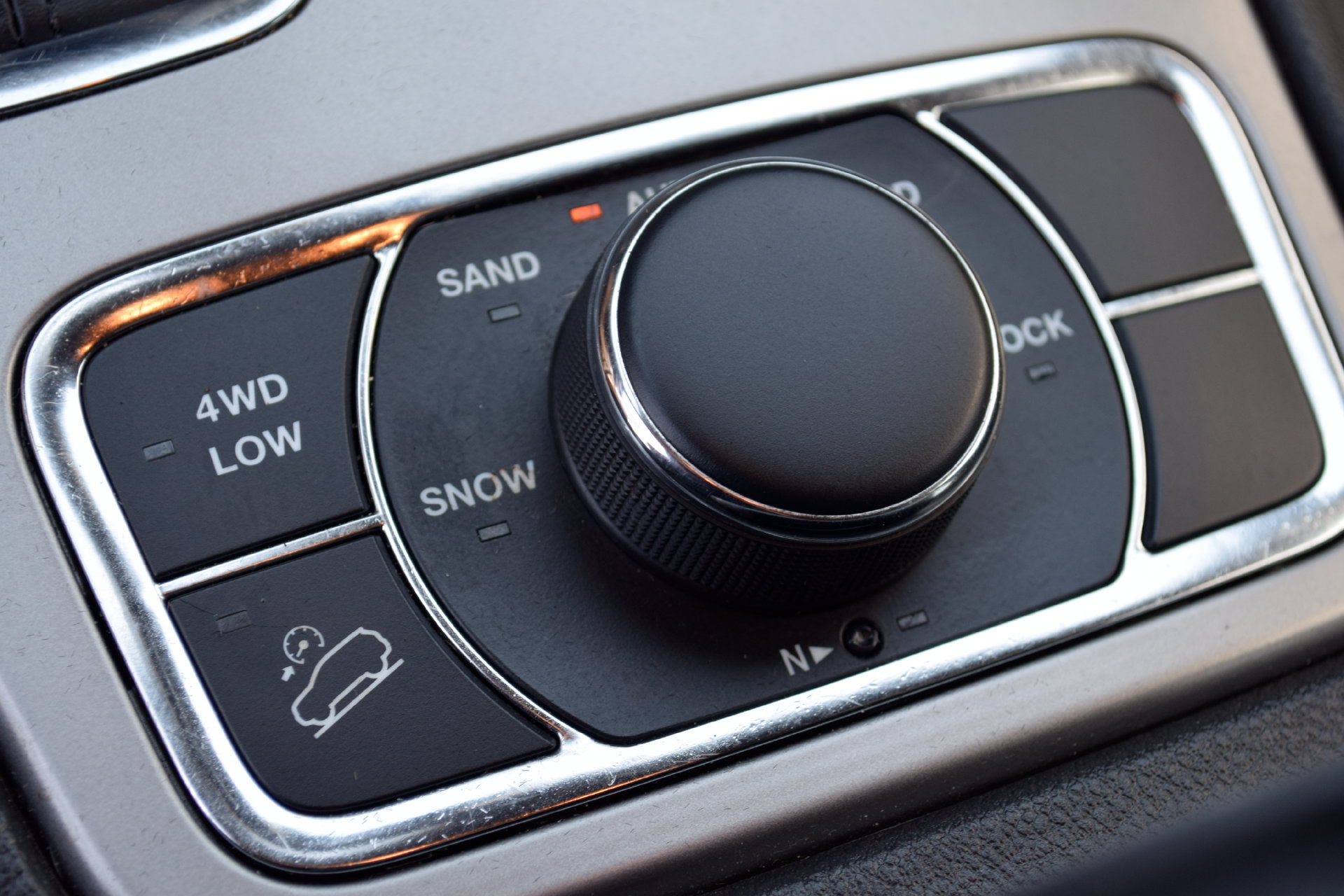 Used 2022 Jeep Grand Cherokee Limited AWD/4WD image 12