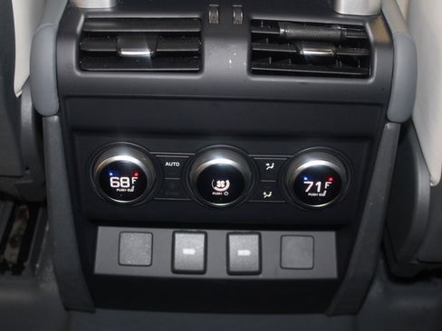 Used 2023 Land Rover Defender 130 SE image 36