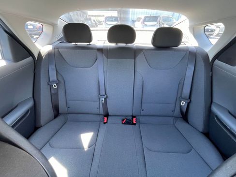 Used 2025 Kia K4 LXS image 37