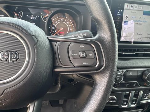 Used 2026 Jeep Wrangler Sport AWD/4WD image 22