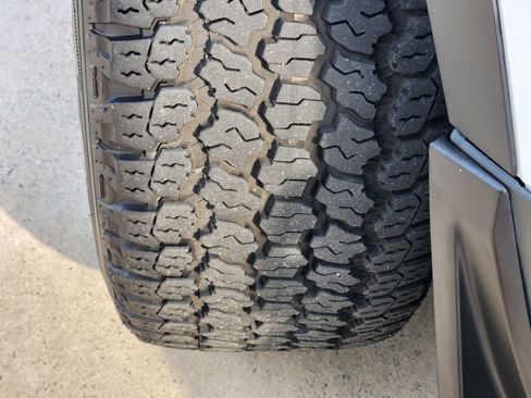 Certified 2025 Land Rover Defender 110 S image 12