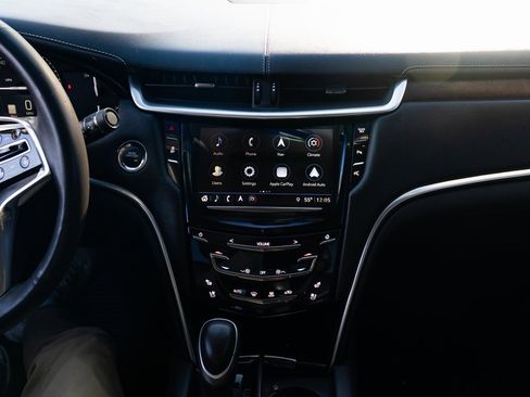 Used 2019 Cadillac XTS Luxury image 14