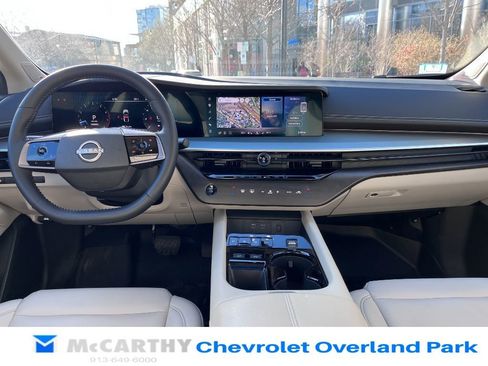 Used 2025 Nissan Murano SL image 9