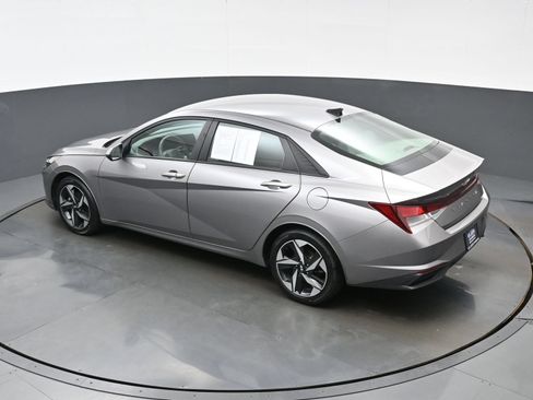 Certified 2023 Hyundai Elantra SEL w/ Convenience Package FWD image 33