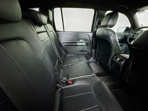 Used 2023 Mercedes-Benz GLB 250 w/ Premium Package image 41