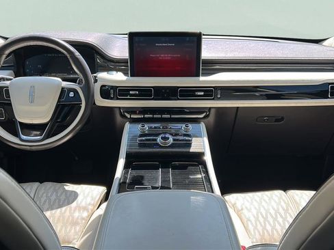 Used 2023 Lincoln Aviator Black Label w/ Class IV Trailer Tow Package image 17