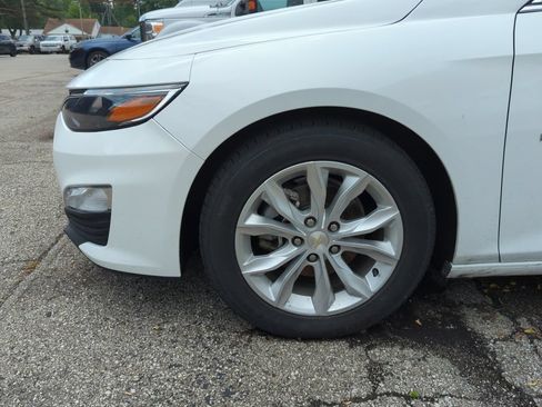 Used 2024 Chevrolet Malibu LT FWD image 3