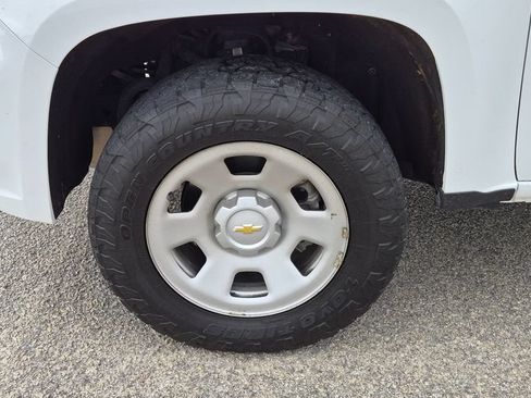 Used 2022 Chevrolet Colorado W/T AWD/4WD image 7
